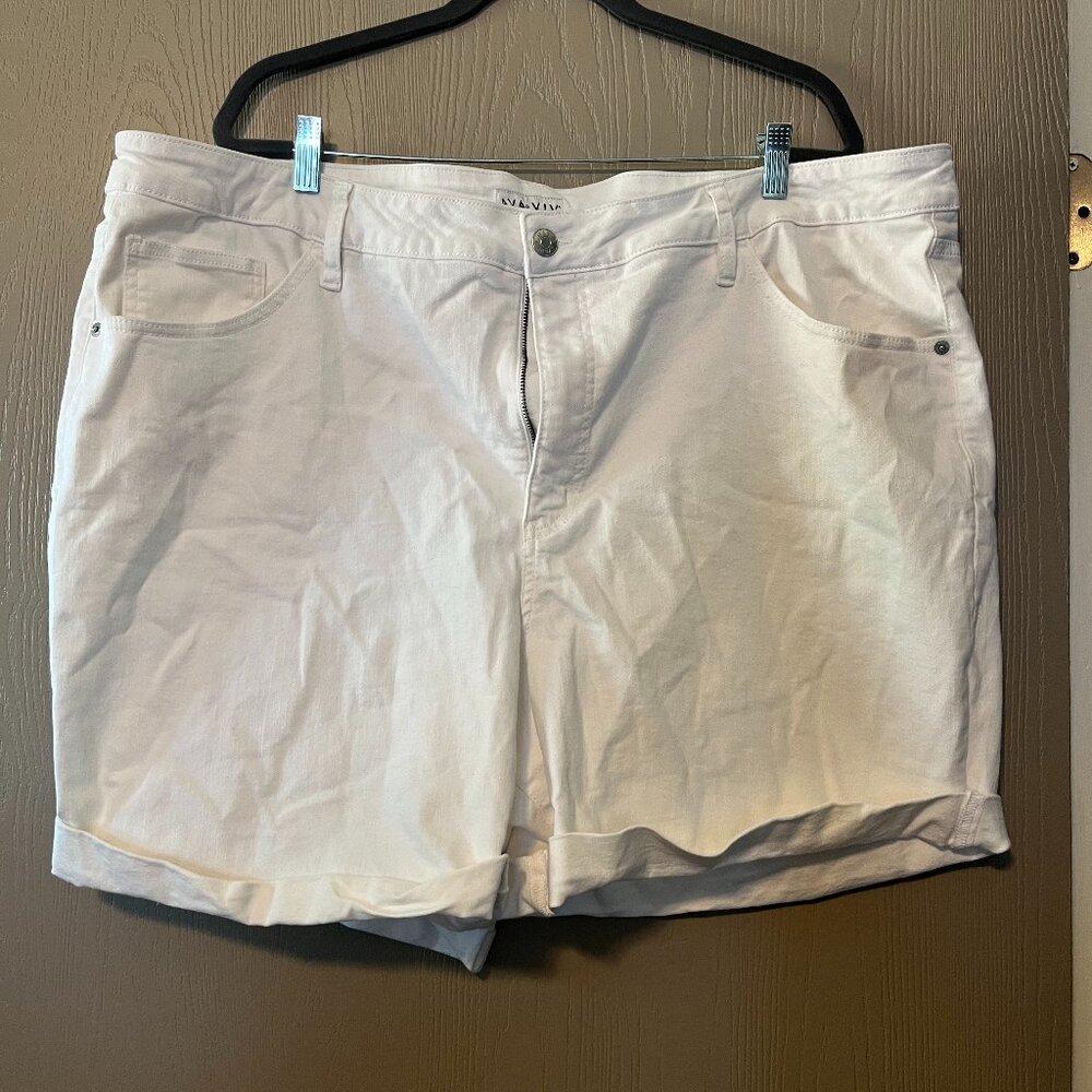 Ava & Viv White Jean Shorts – Size 26W – Like New